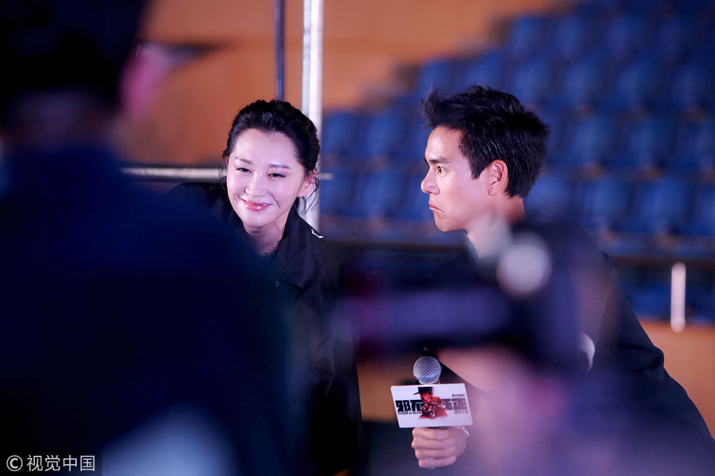 酒窝女神许晴昆明宣传受访很率性 彭于晏变身表情包吐舌卖萌撩妹力max