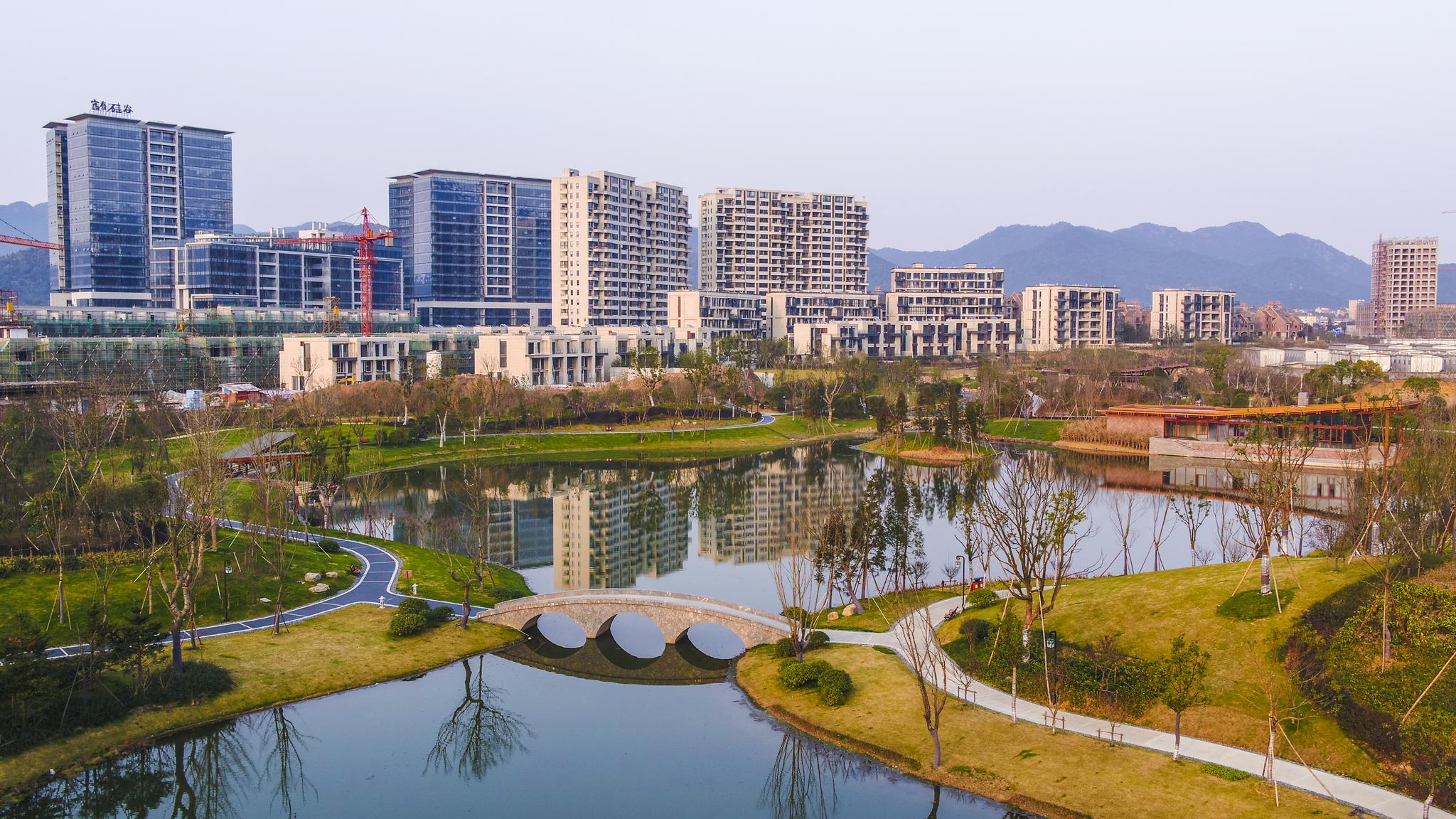 其中新建的5个场馆中就包括坐落在银湖的富阳区射击射箭馆