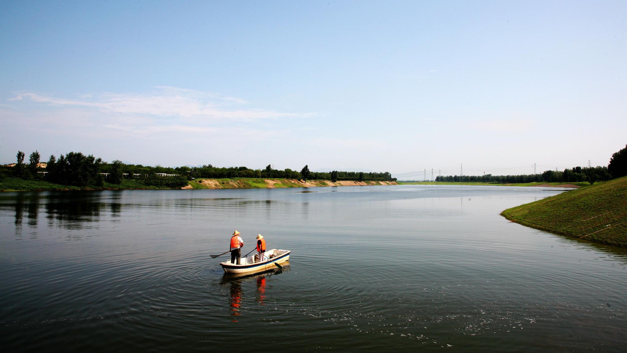 北京市水务局供图密云水库调蓄工程通过小中河向潮白河水源地补水.