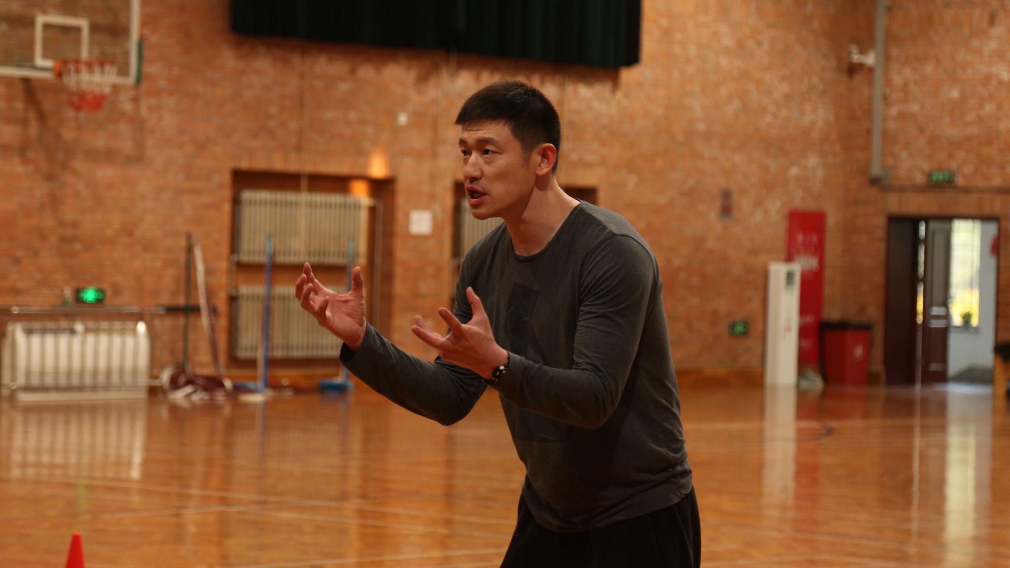 独家任清华男篮主帅陈磊要打造防守之师视频