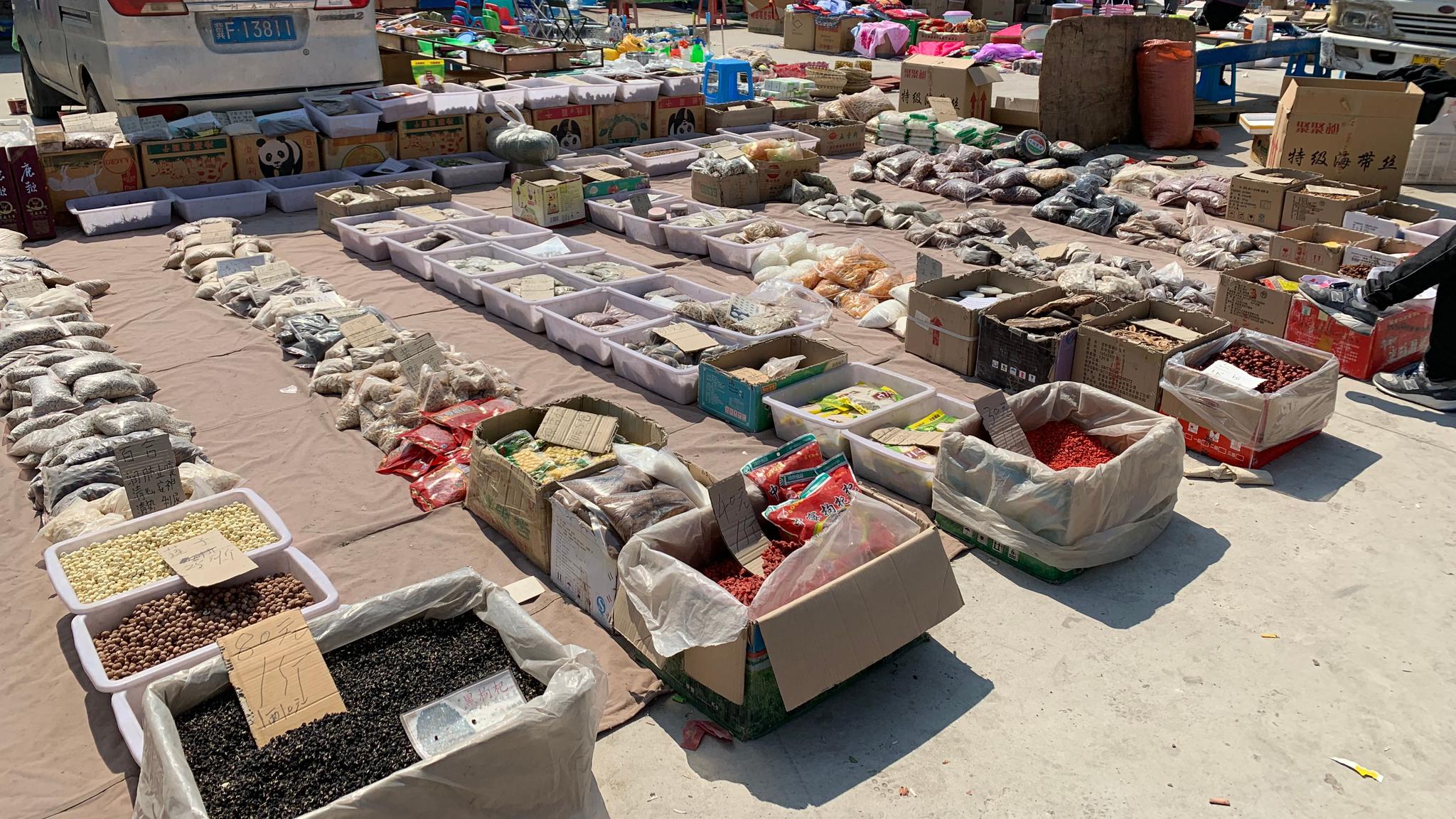 密云有处黑山寺山寺桃花始盛开