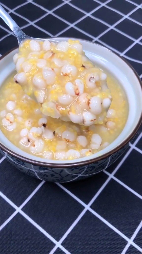 玉米薏米粥,健脾祛湿,保持身体干爽有劲!