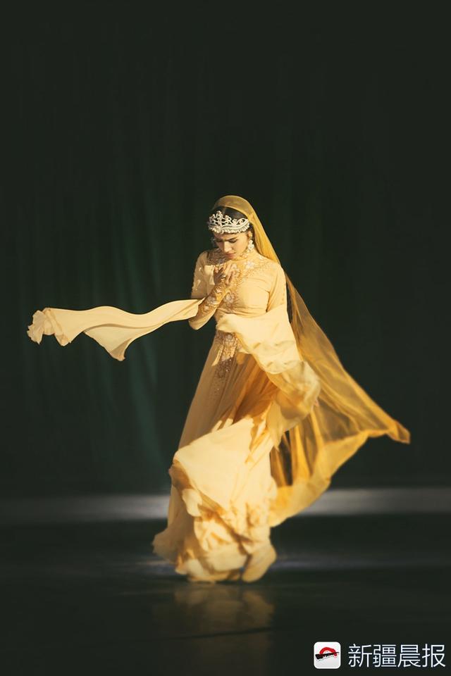 新青年我为新疆代言天山舞者古丽米娜用舞蹈展现新疆魅力