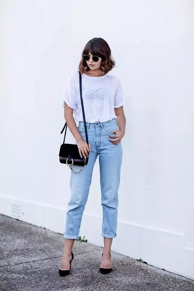 却忘不了被高跟鞋,磨脚等等支配的恐惧,尖头平底鞋恐怕是小仙女们拯救