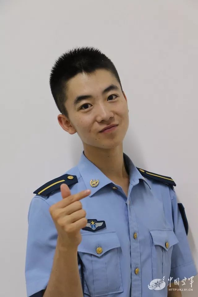 看了这组军校学员的对比照原来部队才是最好的选择