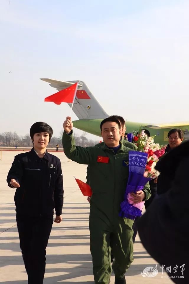 运-20首席试飞员邓友明:"鲲鹏"万里不是梦