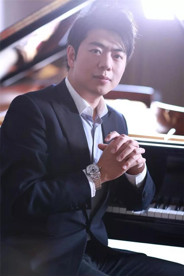 钢琴大师郎朗现身海宁 他还将为市民献上一场音乐会
