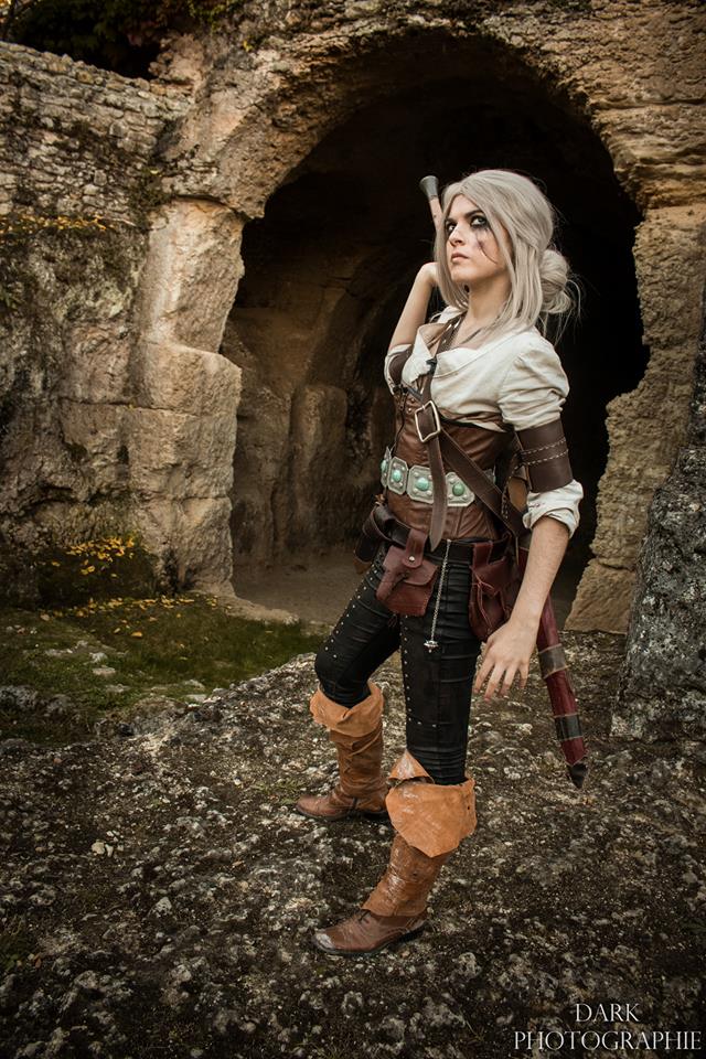 《巫师3》希里的精美cos,女coser是《巫师3》资深玩家和皮具师rotten