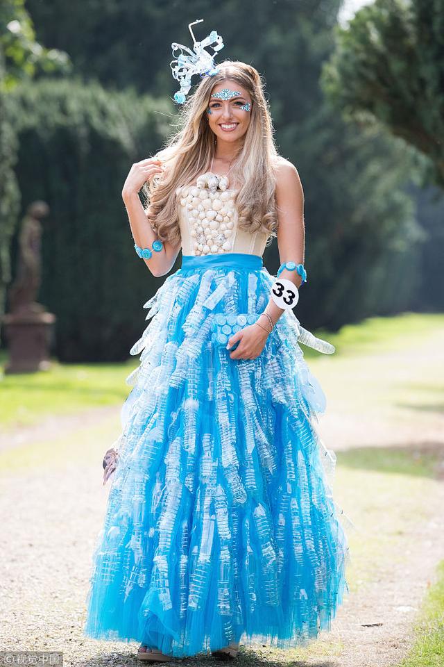 英国举行英格兰小姐选美 众多佳丽穿环保主题服装亮相