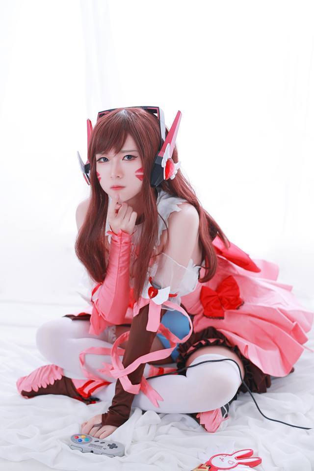 韩国美女cos《守望先锋》d.va美图 白丝美腿真诱惑
