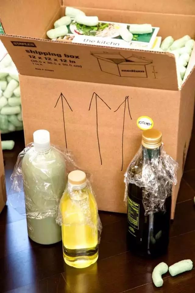 老婆竟用保鲜膜把头发包了起来!以为她疯了,但结果却.