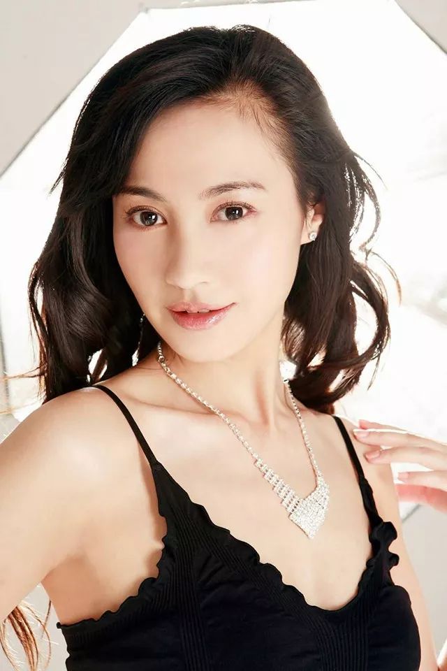 杨雪在蹭baby的热度杨雪本人也盖章过撞脸这件事真的不是亲姐妹吗巧的