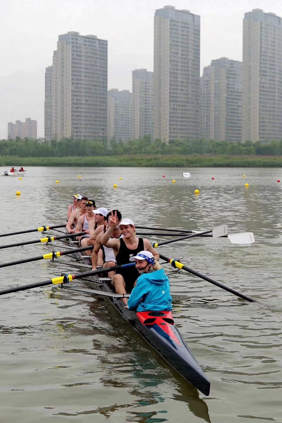 国际名校击水曹娥江 冠军教你怎么玩转赛艇
