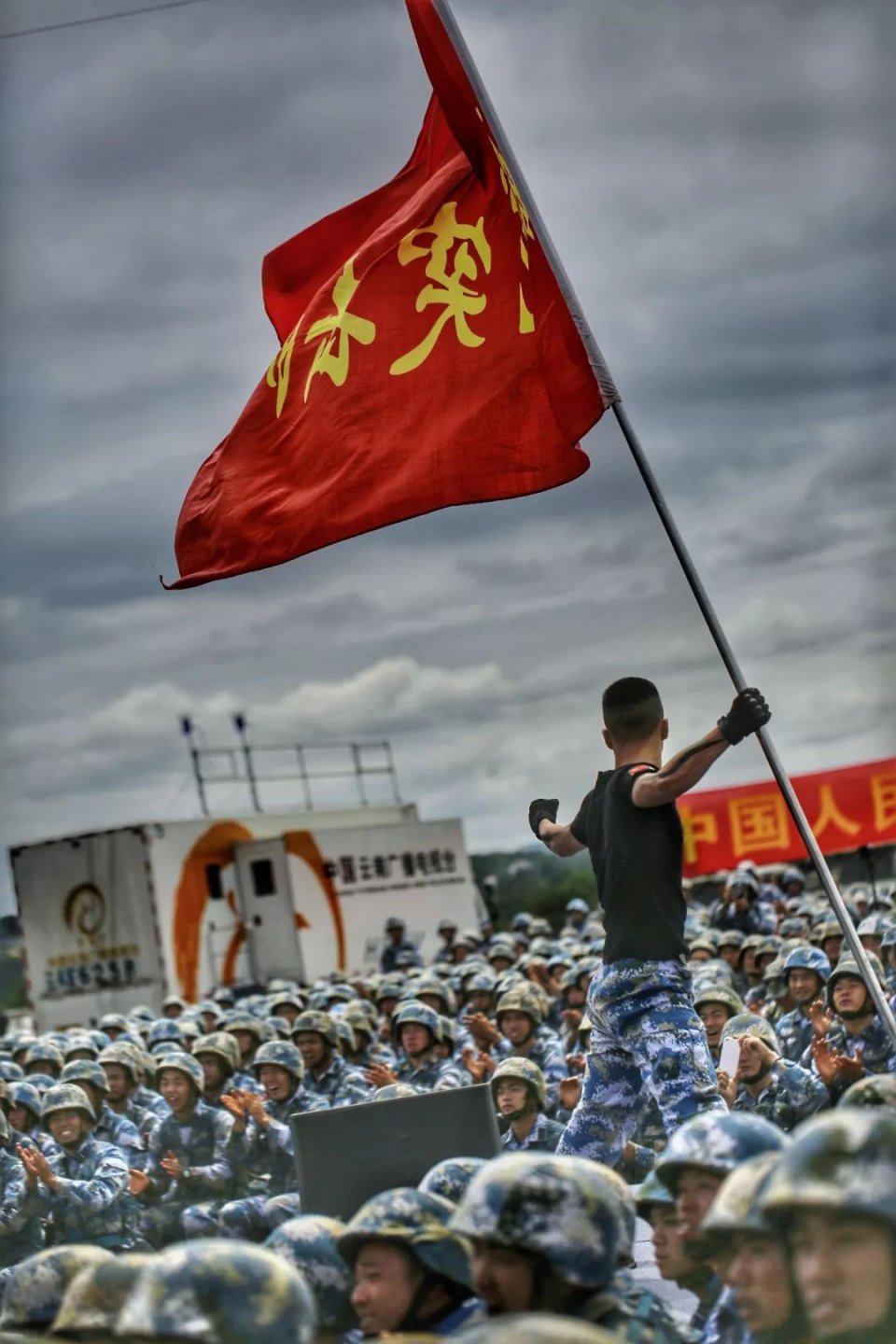 一组海军陆战队驻训生活照曝光这样的他们帅呆了
