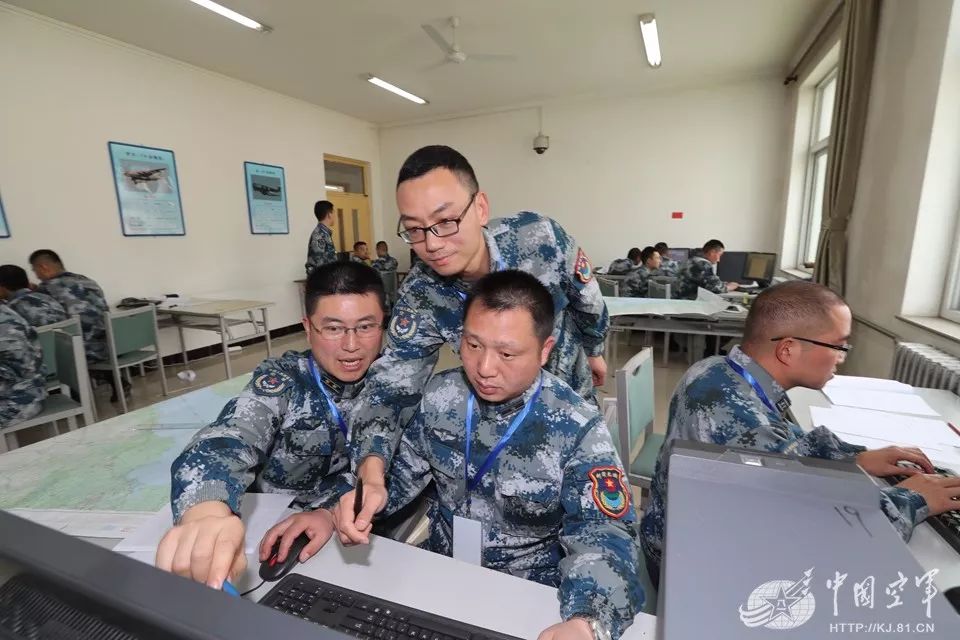 郭普校按过硬要求抓练兵备战