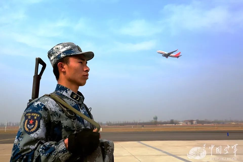 拼到感动自己!原来你是这样的"95后"班长