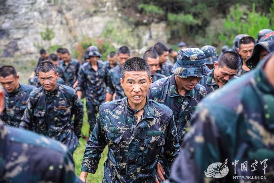 空军猎人这样突破"地狱"|空军|队员|猎人_新浪军事_新浪网