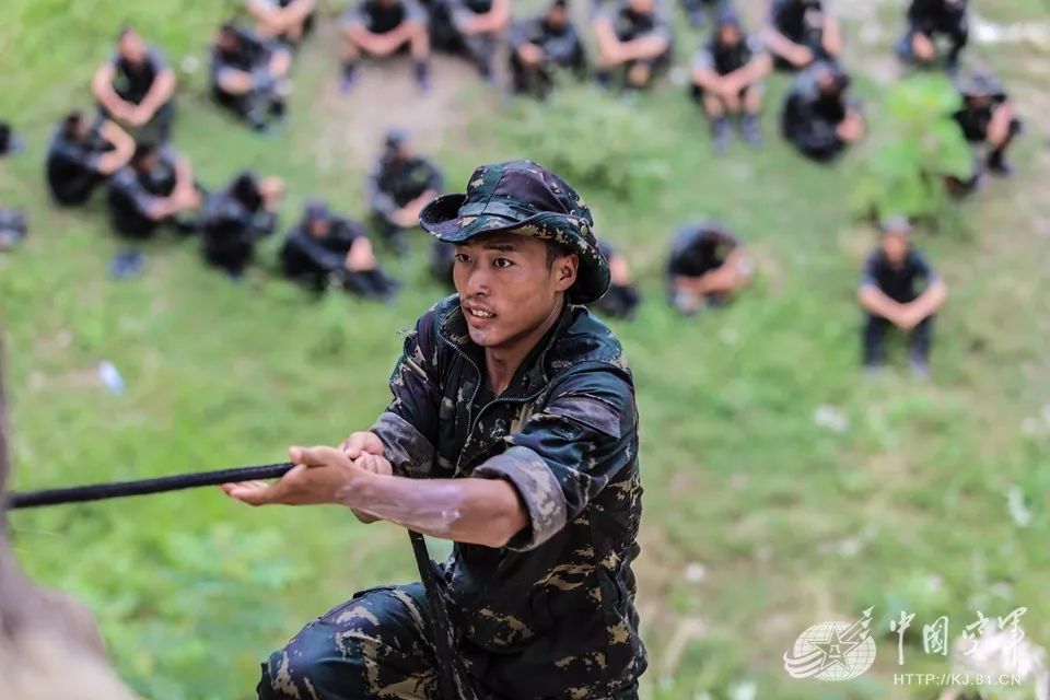 空军猎人这样突破"地狱"|空军|队员|猎人_新浪军事_新浪网