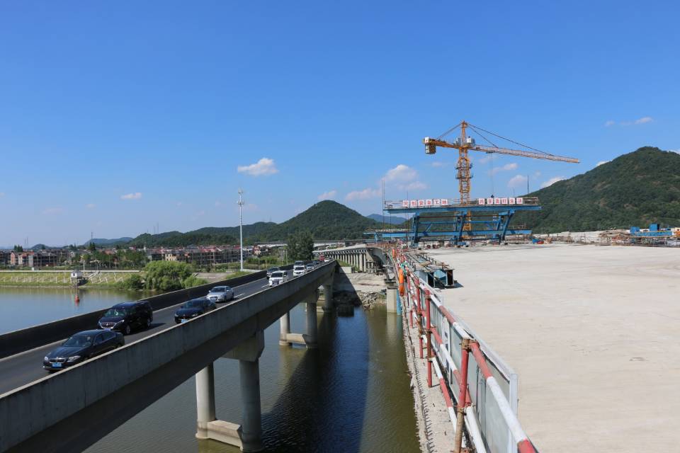 杭金衢高速拓宽最后一桥浦阳江大桥合拢 全线10月开通