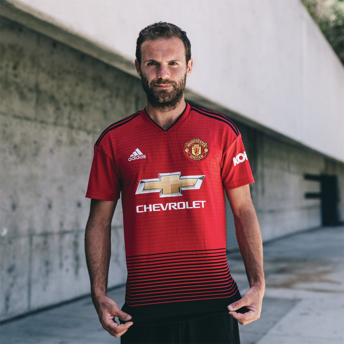 可以买了!adidas 曼联 18/19 赛季主场球衣刚刚上架!