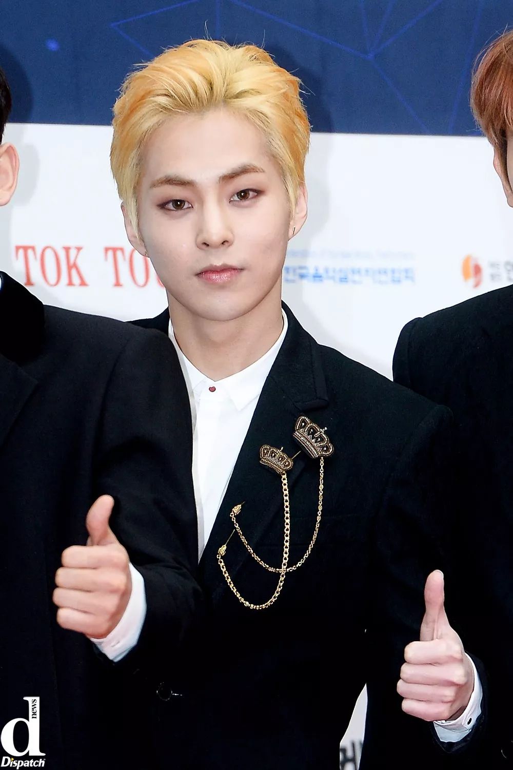 的教科书现实中的王子vixx  leo2d的现实化游戏中突然跳出来的shinee