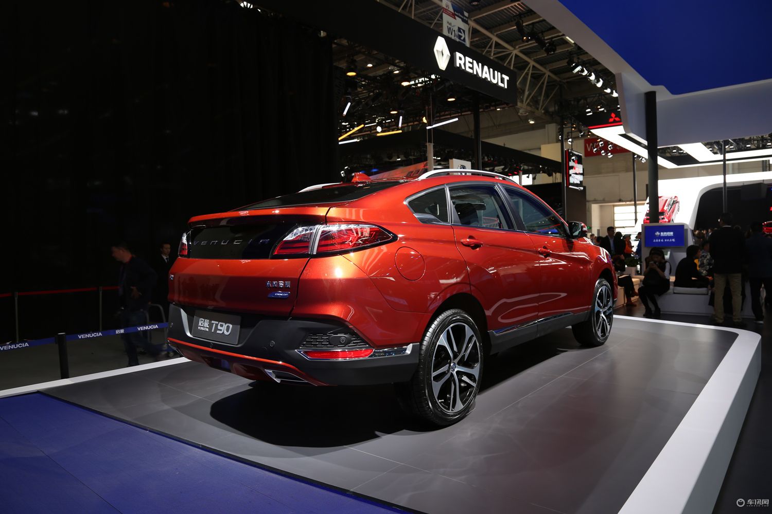 2018北京车展:2018款全新东风启辰t90实拍