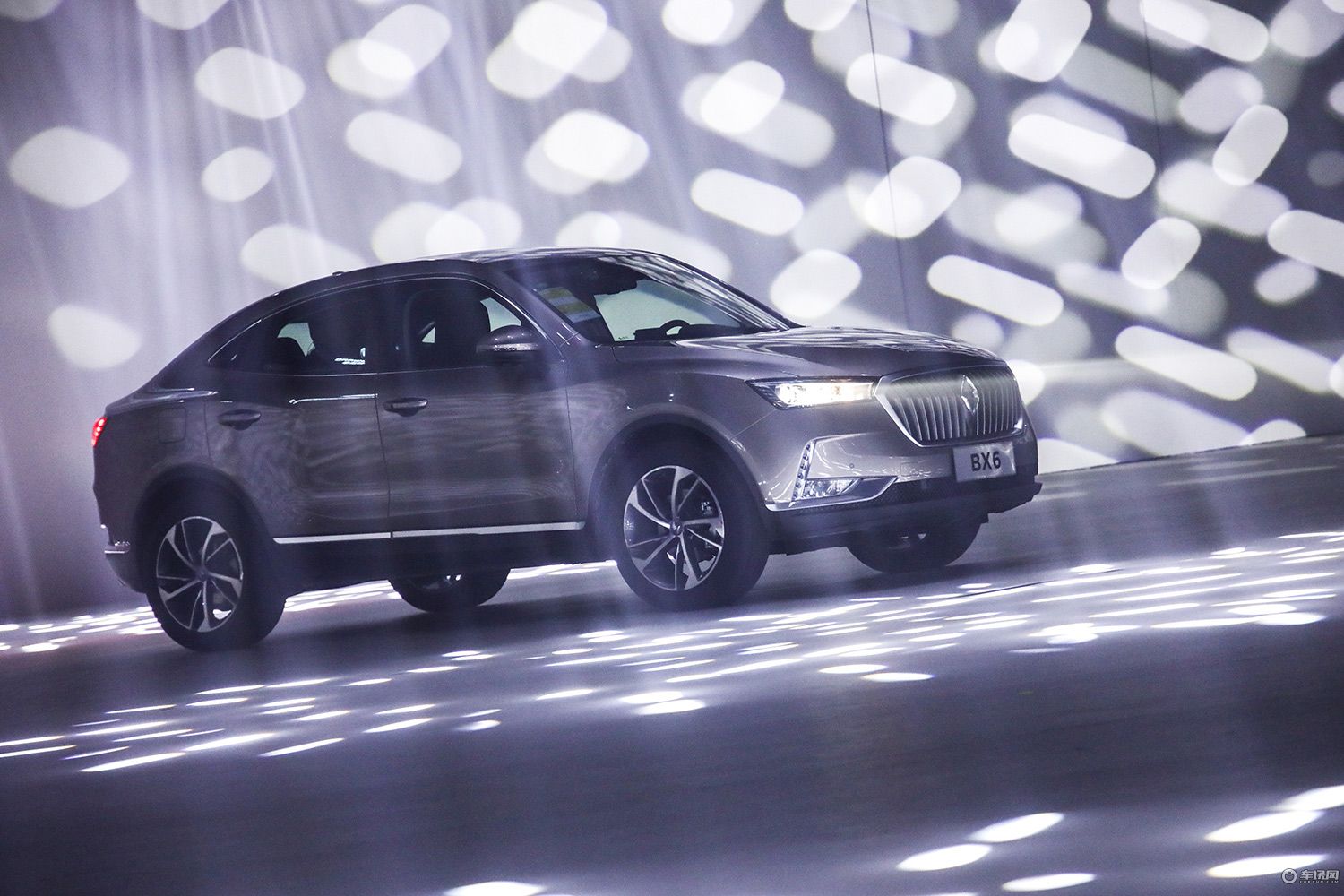 宝沃bx6轿跑suv上市 售价18.28-19.98万元