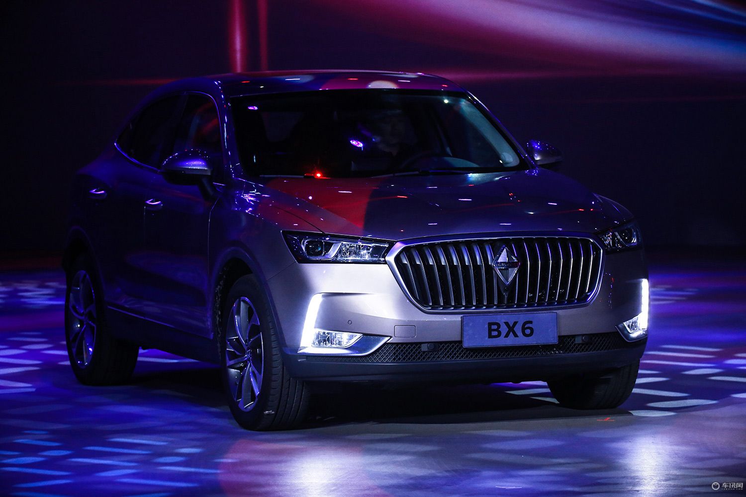 宝沃bx6轿跑suv上市 售价18.28-19.98万元