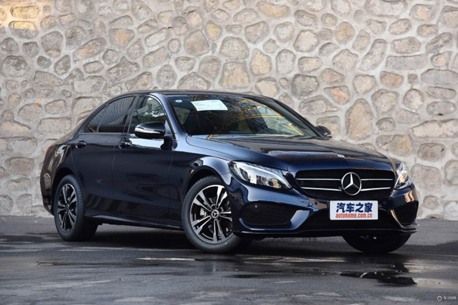 奔驰c 200成就特别版上市 售31.68万元