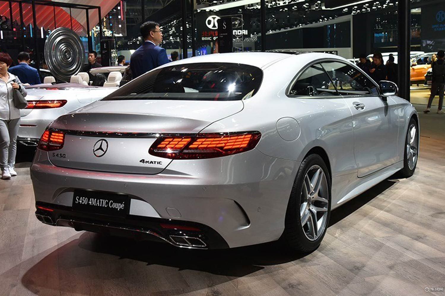 梅赛德斯-奔驰新款s级轿跑车售124.38万元