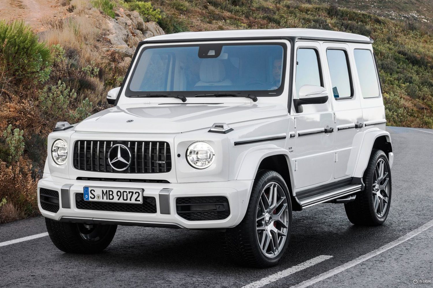 正文 和左边前卫一样同样要控制节奏,发动攻击,机动保护,amg c63在各