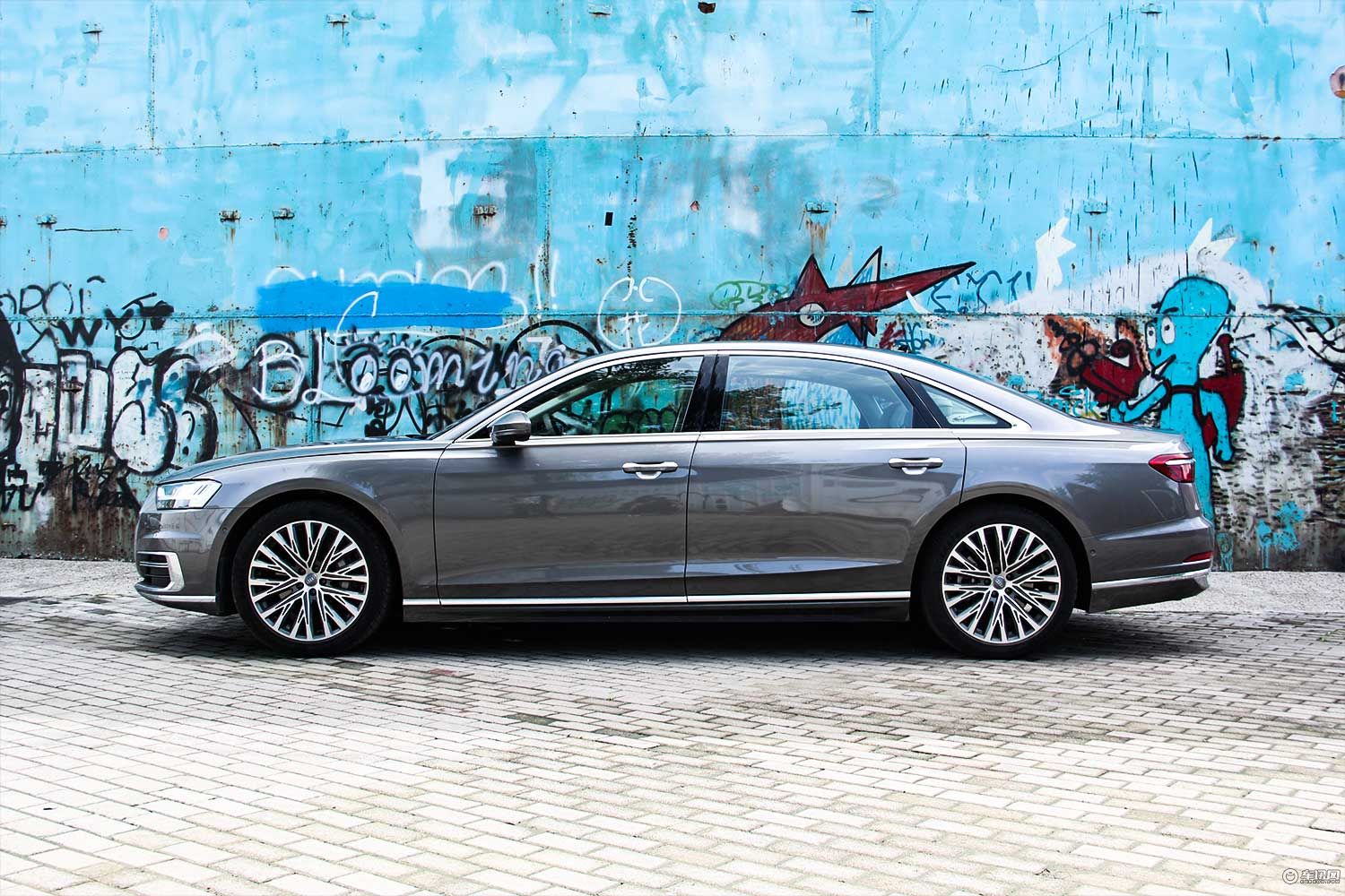 豪华与科技的革新 全新奥迪a8l 55tfsi实拍