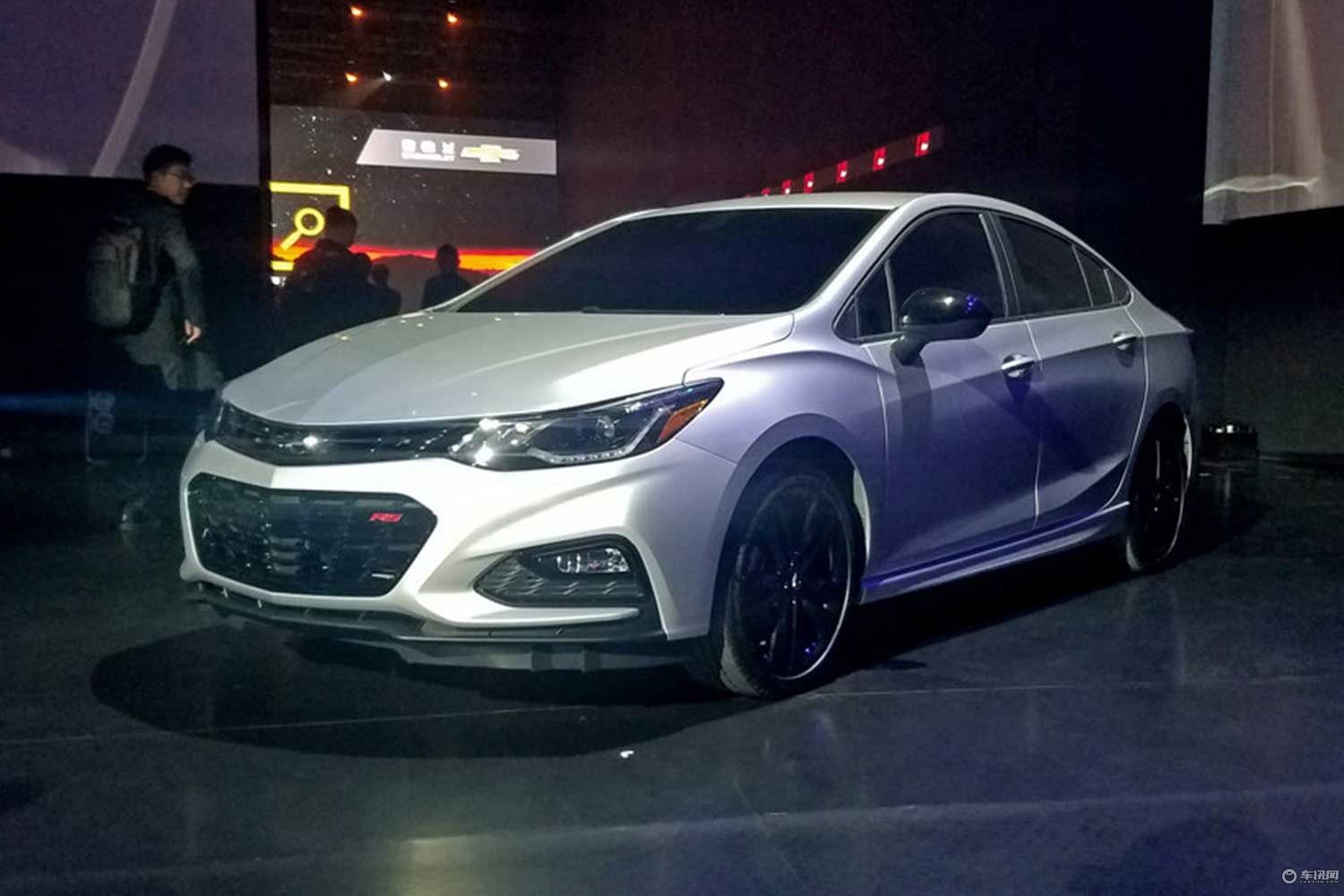 熟悉了,该车运动感一直都领先同级别,而这次科鲁兹redline车型的推出