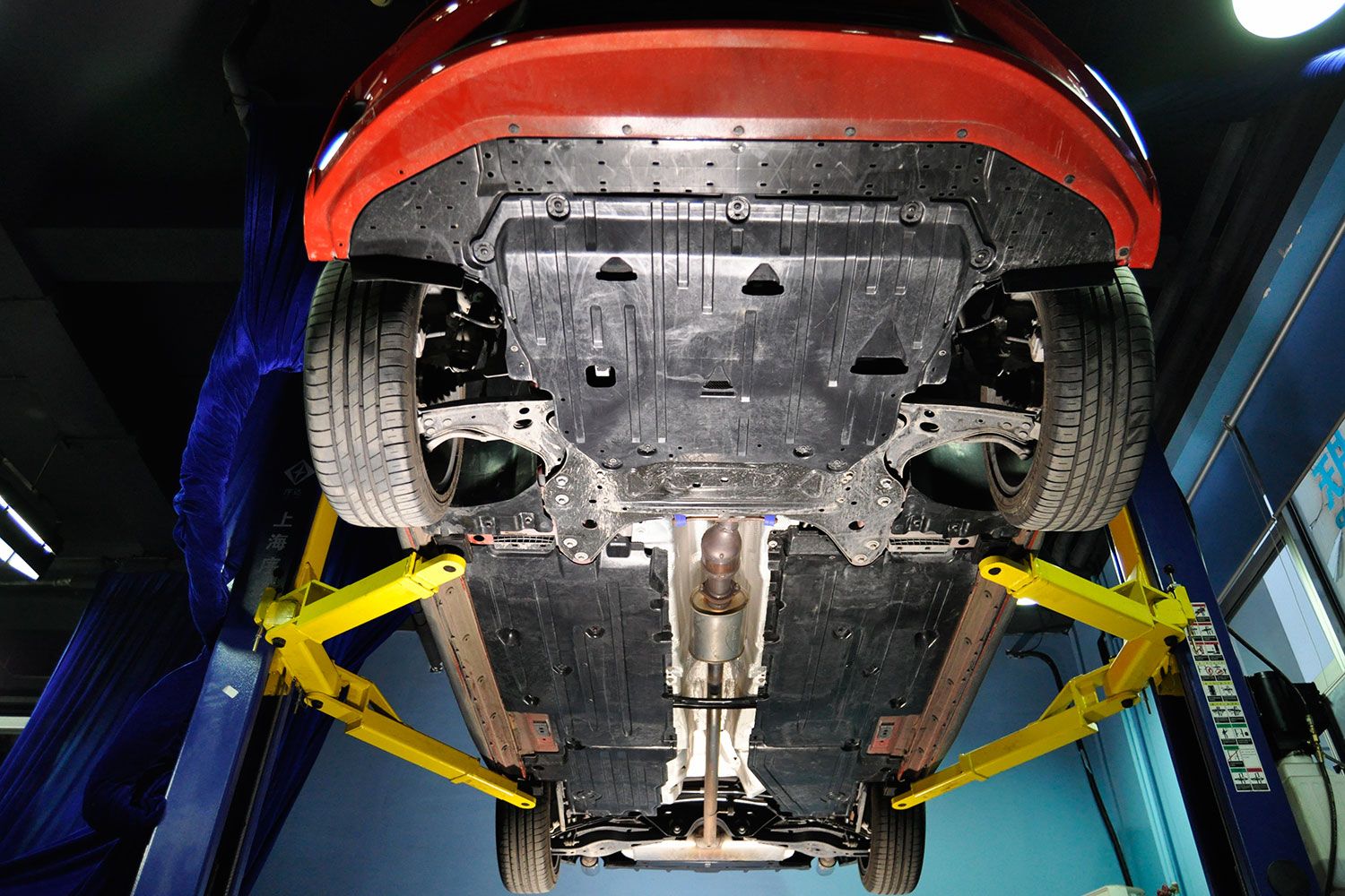 最后晒出一张领克03底盘护板图,大家看看在底盘护板方面,在底盘平整化