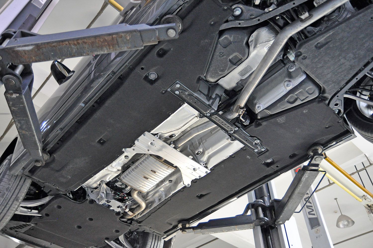 【技术讲堂】全新奥迪a6l底盘防护简析