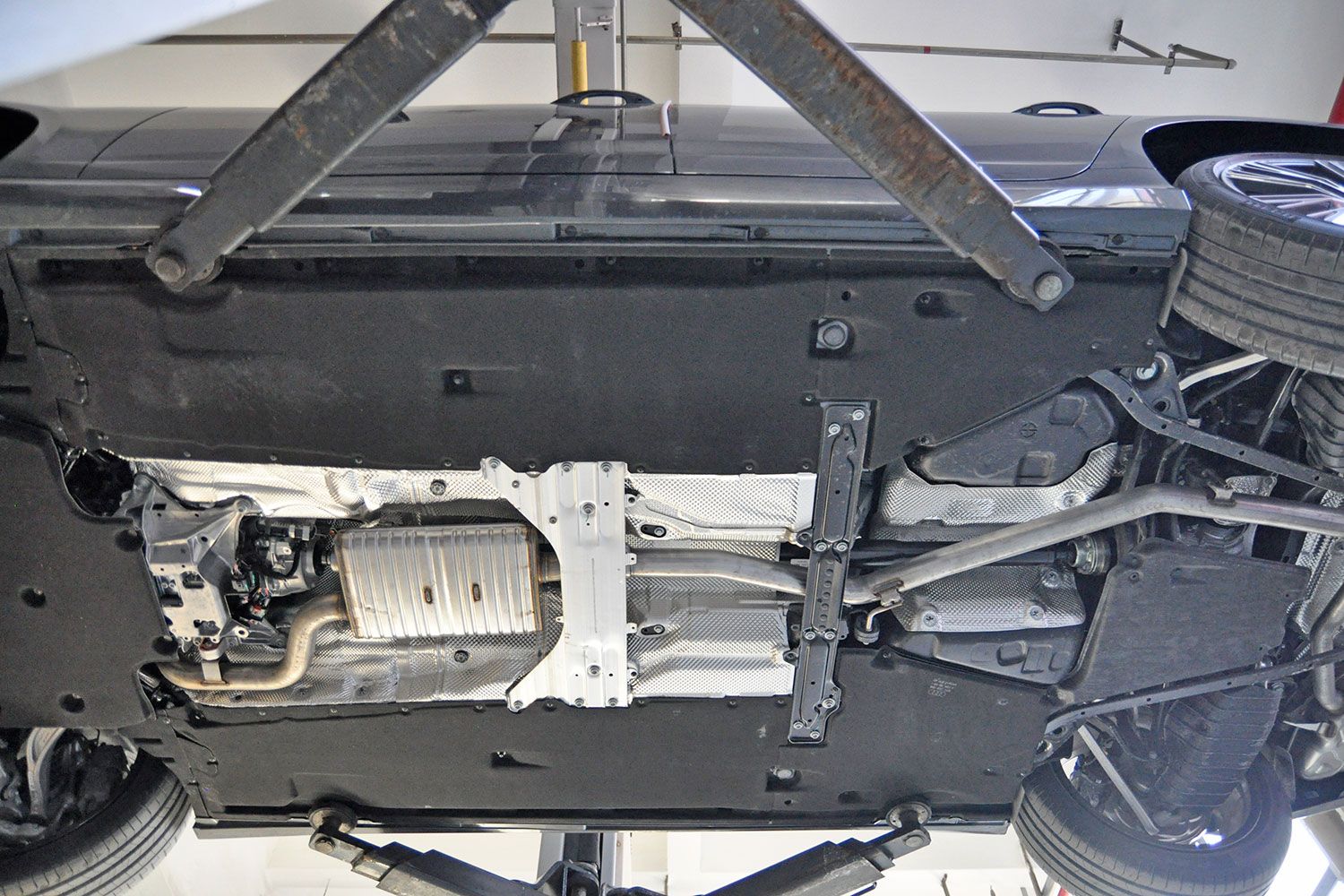 【技术讲堂】全新奥迪a6l底盘防护简析