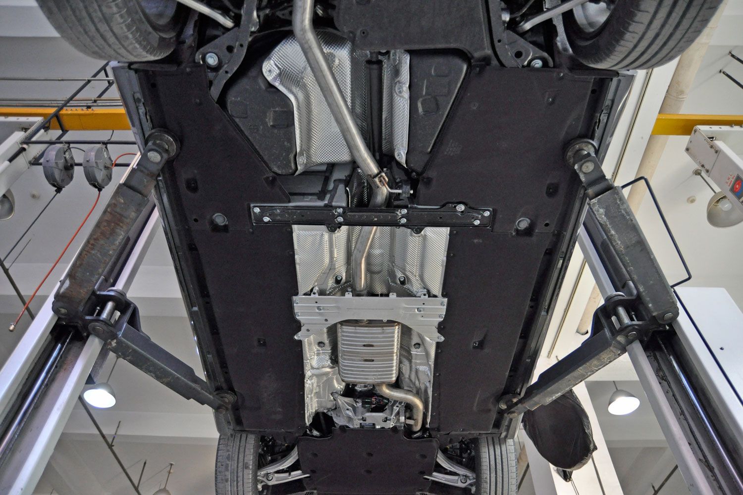 【技术讲堂】全新奥迪a6l底盘防护简析