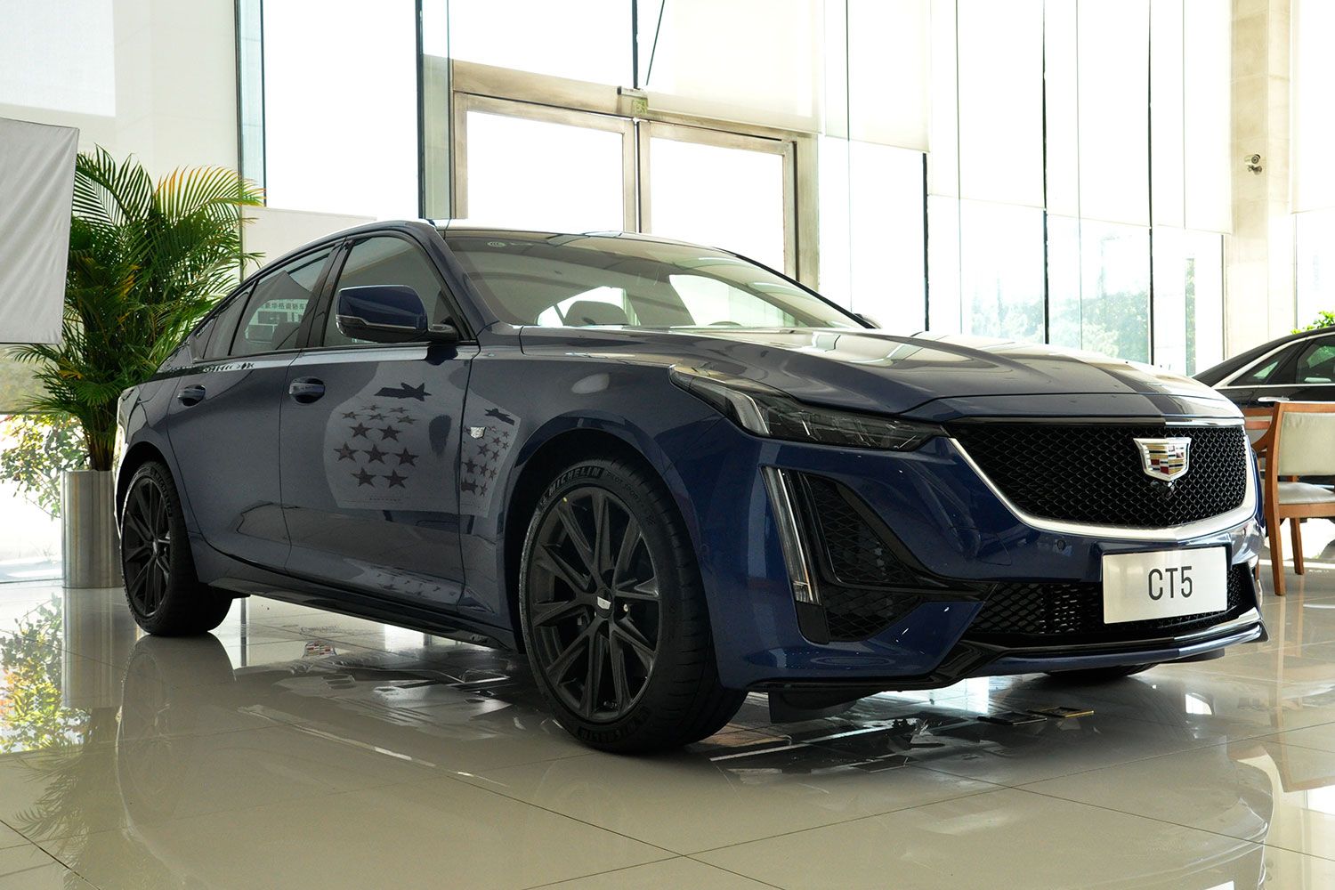 新豪华格调轿车凯迪拉克ct5到店实拍