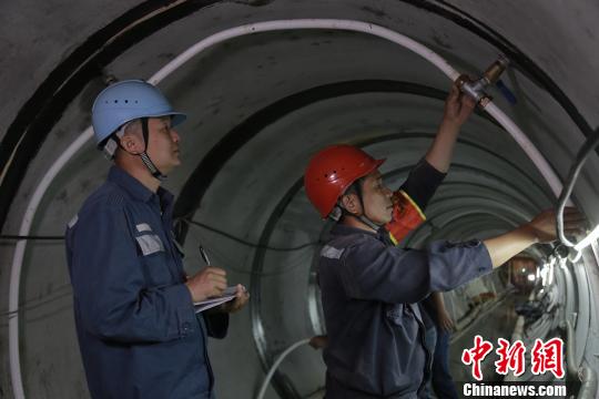On November 25, the main point of Macao Power Transmission's third channel project - a & # 39; The first connection was long distance shipbuilding in Guangdong Province. The piping gallery was 28 meters deep into the seabed. The problem was built significantly in the & # 39; southern power grid. It is the second side. Shen Dian
