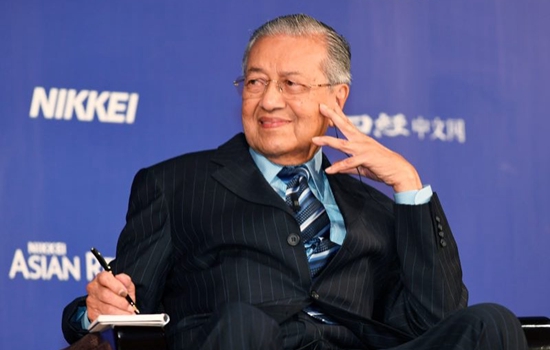 92岁马哈蒂尔访日畅谈亚洲未来:对tpp不感兴趣|马来西亚_新浪财经