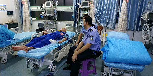 戒毒所里上演救援“生死时速”