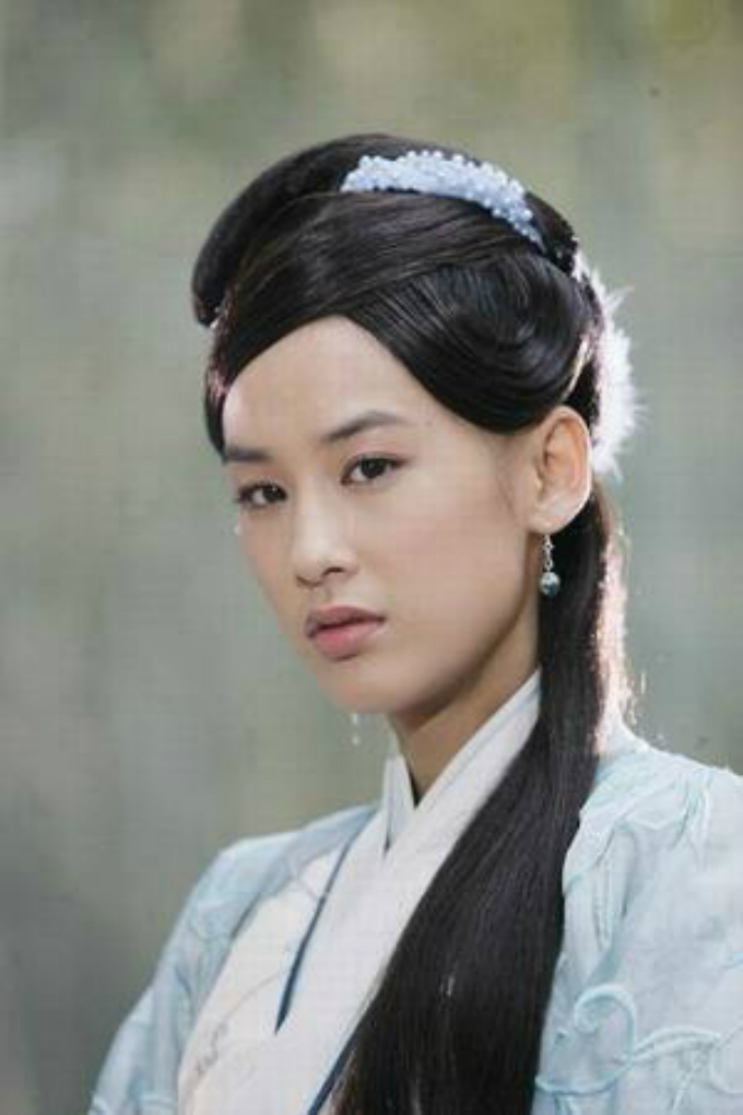 黄圣依有些经历和挣扎是人生不可避免的