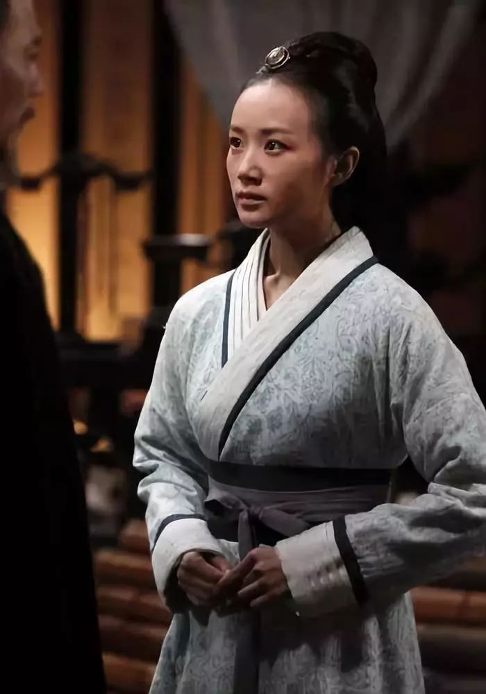 正文  2010年,与谢君豪,潘虹主演中国内地首部医疗职业剧《医者仁心》