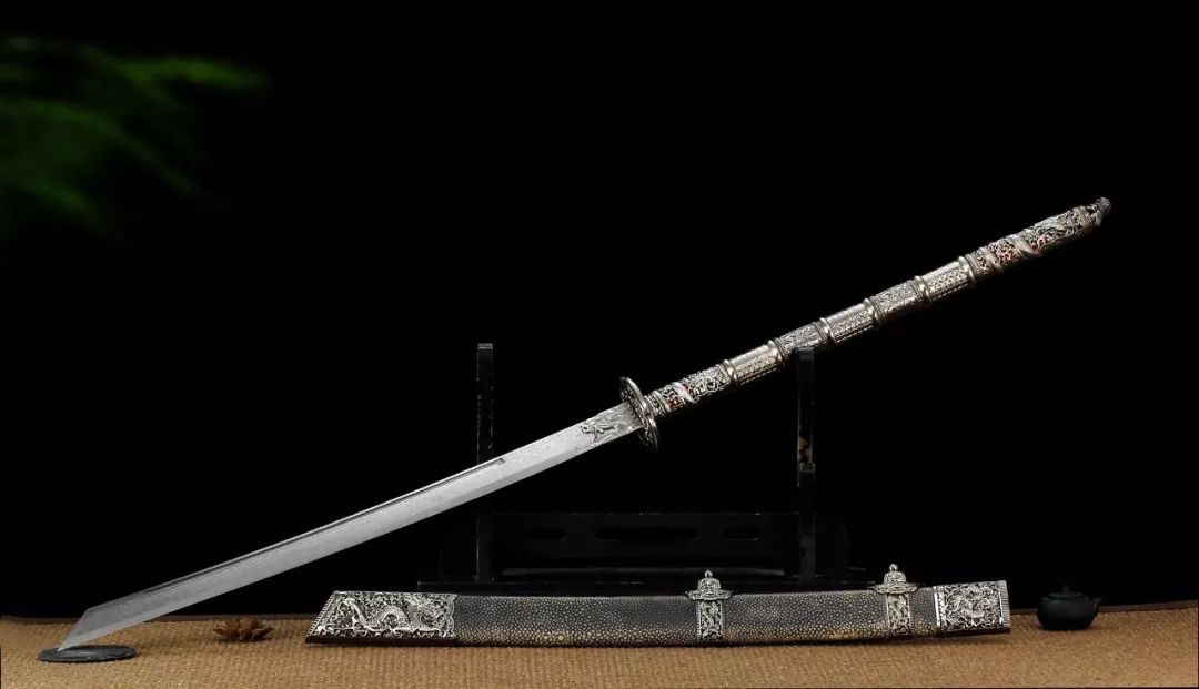 陪伴康熙帝纵横半生康熙的御用战刀究竟有多霸气