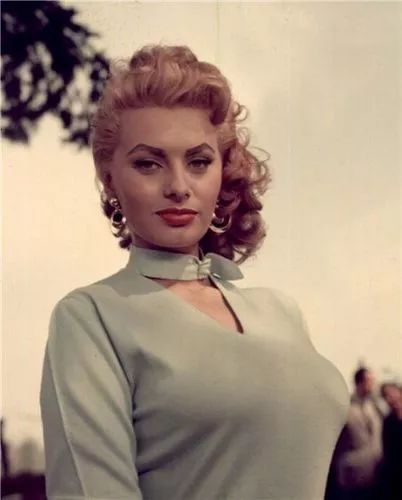 被英媒誉为「近千年来最美的女人」:她的性感,天下无双