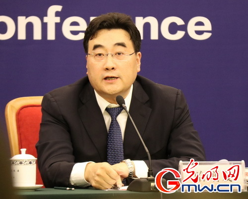 是在应对风险挑战中走过来,国家发展改革委就业司巡视员哈增友表示,7