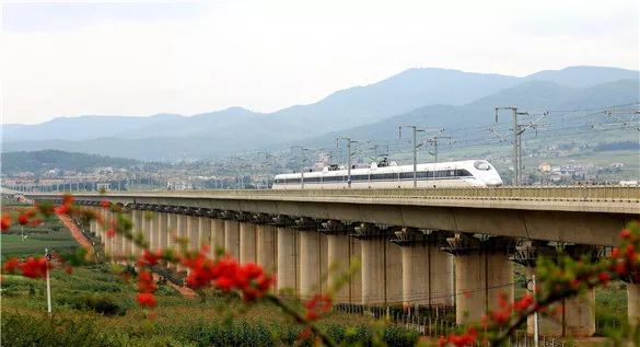 此次,云南省内涉及城际动车组列车票价下浮的线路是昆玉河线昆明至