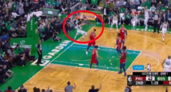 双手爆框!NBA20岁天才单挑恩比德还打爆西蒙