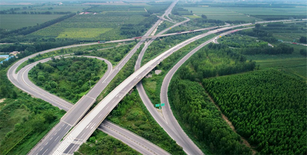 河北衡德高速廊道绿美如画图