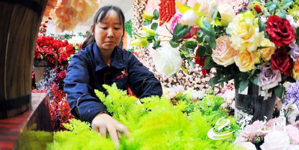 宿迁:仿真花助农家门口就业